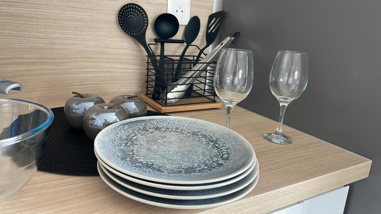 Studio 23 M2+Wifi +Parking Prive Aparthotel Oullins Eksteriør bilde